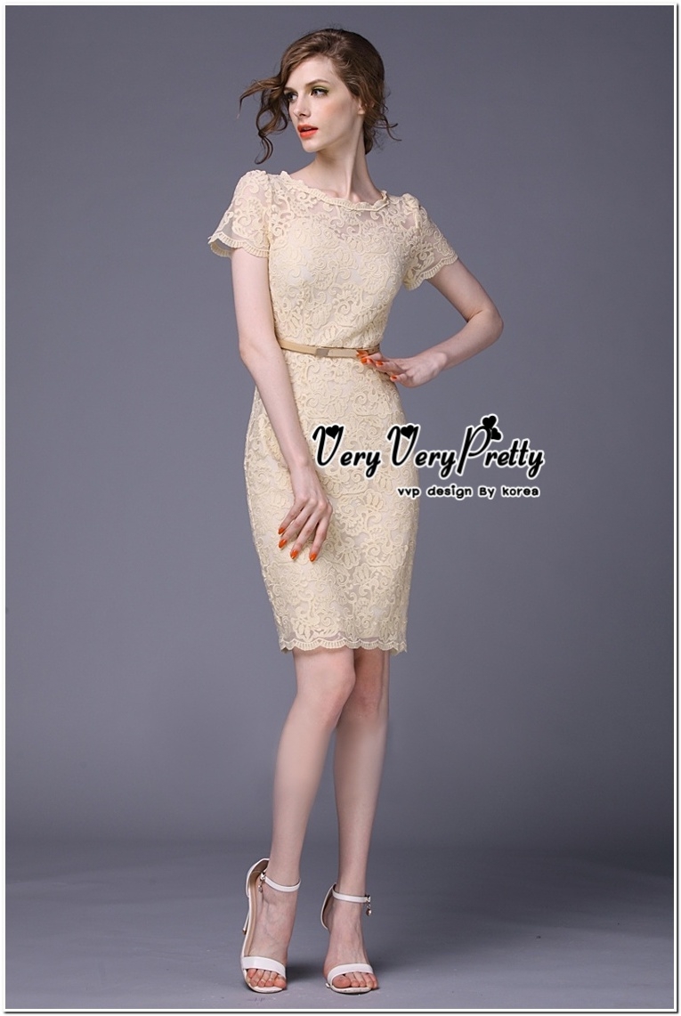 พร้อมส่ง เดรสลูกไม้แขนสั้นทรงสวยโทนสีครีมทอง