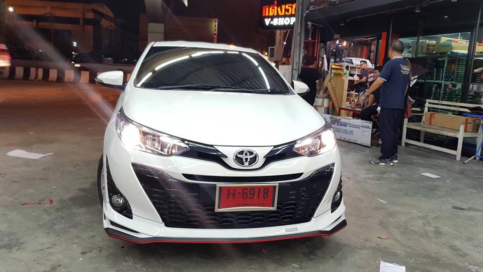 ชุดแต่ง New Yaris HB รุ่นDrive68 ชุด 4ชิ้น