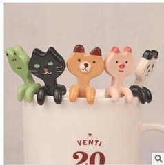 พร้อมส่ง ช้อนกาแฟเซรามิครูปสัตว์ แบบเกี่ยวข้างแก้ว มี 5 ลาย