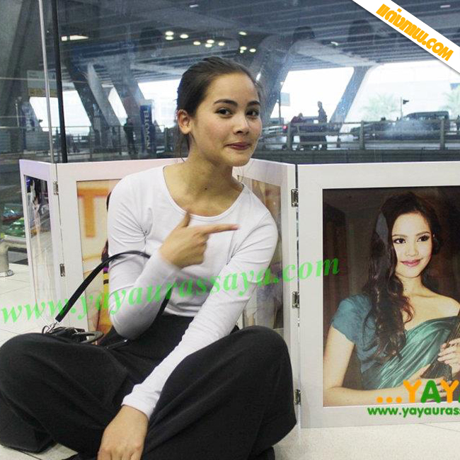 ภาพรีวิวจากลูกค้า ภาพขนาด 16x20 นิ้ว กรอบกระจกขอบไม้สีขาว