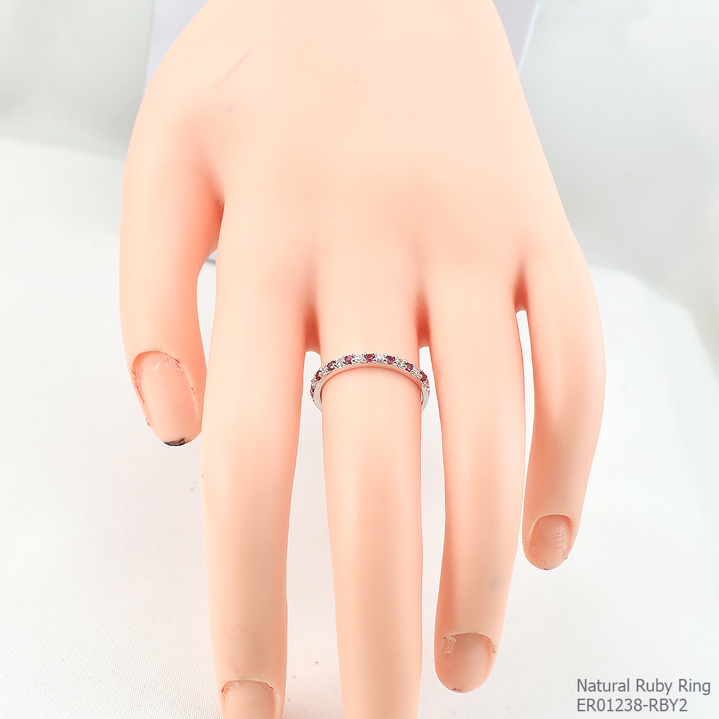 SKJewelryfactory แหวนเงินแท้ 92.5% ฝังพลอยทับทิมแท้ สไตล์เรียบหรู ER01238-RBY2