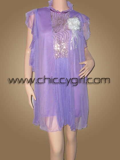 ชุดราตรีสีม่วง คอจีบแต่งแถบเลื่อมแขนสาหร่าย