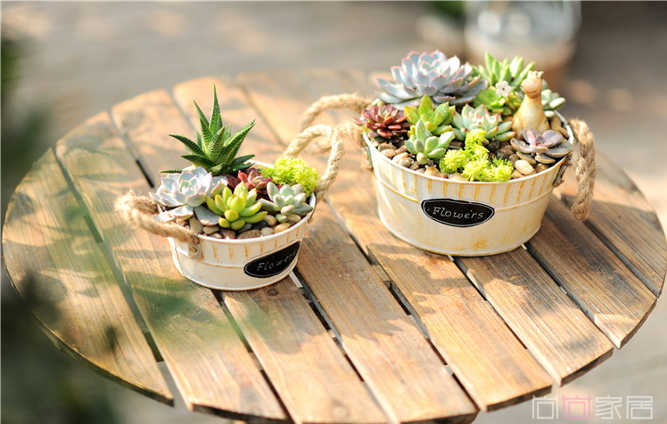 Pre-Order กระถางต้นไม้ทรงถังกลม มีหูเชือก สังกะสีทำสีเก่า เซต 2 ใบ Zakka