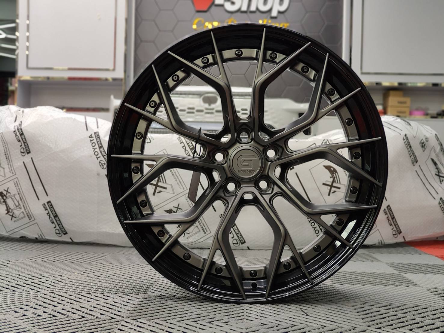 ล้อ G FORGED GF-09 ขอบ20X8.5/10.0 5X112/114.3 ET 32/40 สีเทาขอบดำเงา *ราคาต่อวง