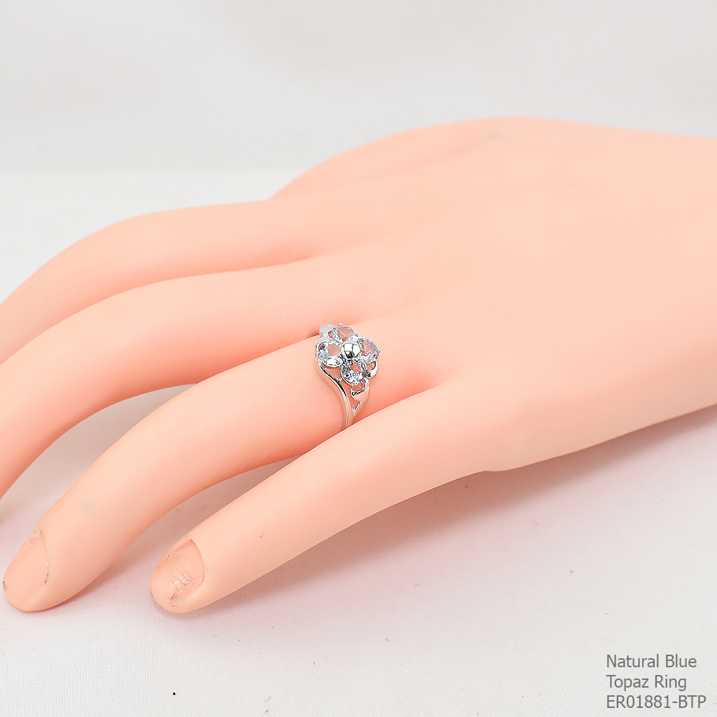 SKJewelryfactory แหวนเงินแท้ 92.5% ฝังพลอยบลูโทปาซแท้ สีฟ้าพาสเทล ดีไซน์น่ารัก เรียบหรู ER01881-BTP