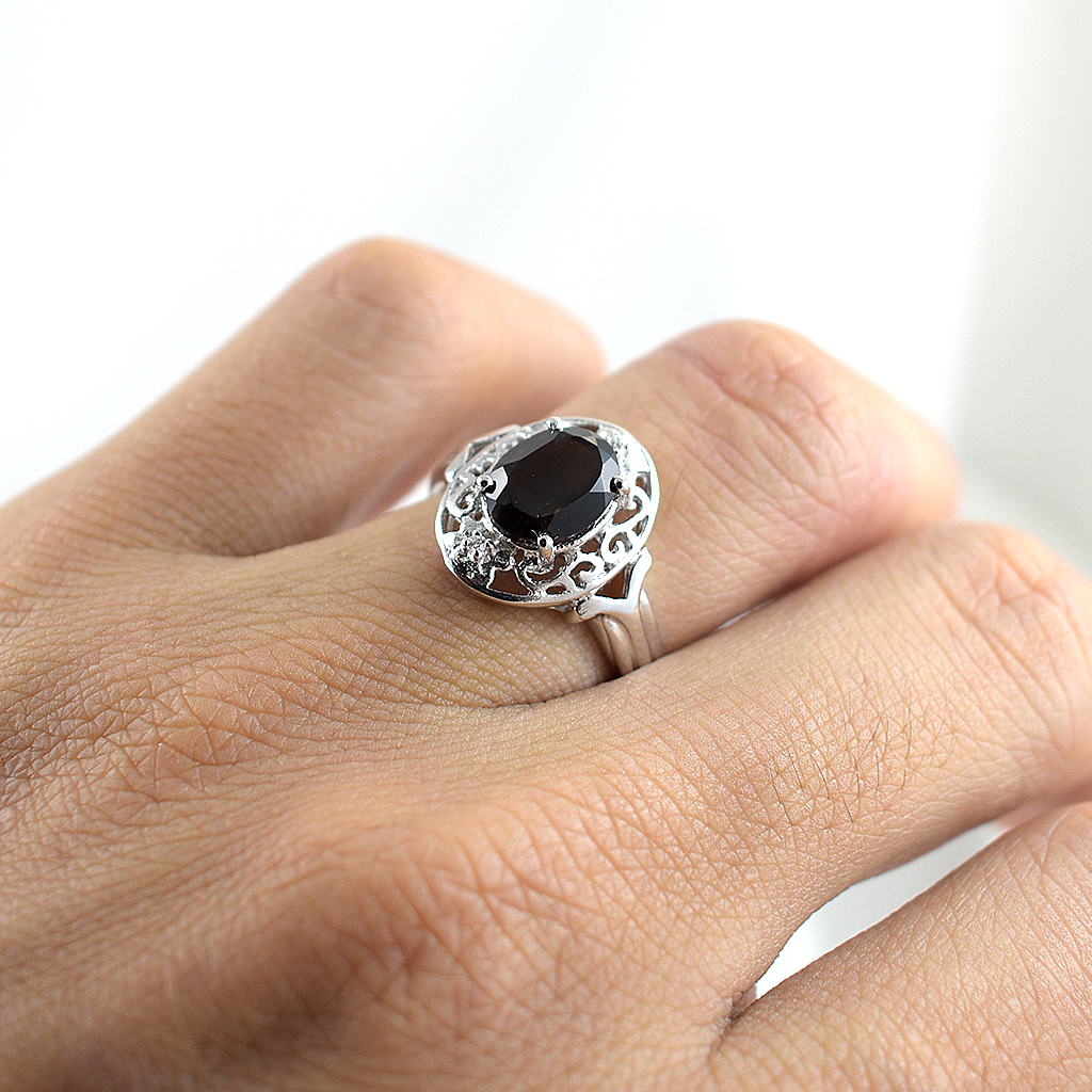 SKJewelryfactory แหวนเงินแท้ 92.5% ฝังพลอยสโมกกี้ควอทซ์แท้ ER01760-SMQ