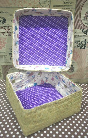 ชิ้นงานดิบ กระจูด ทำ Decoupage งานเพนท์ กล่องเก็บของมีฝาปิด ด้านในบุผ้าวินเทจสุดสวยโทนสีม่วง 8"x 8"x 4"