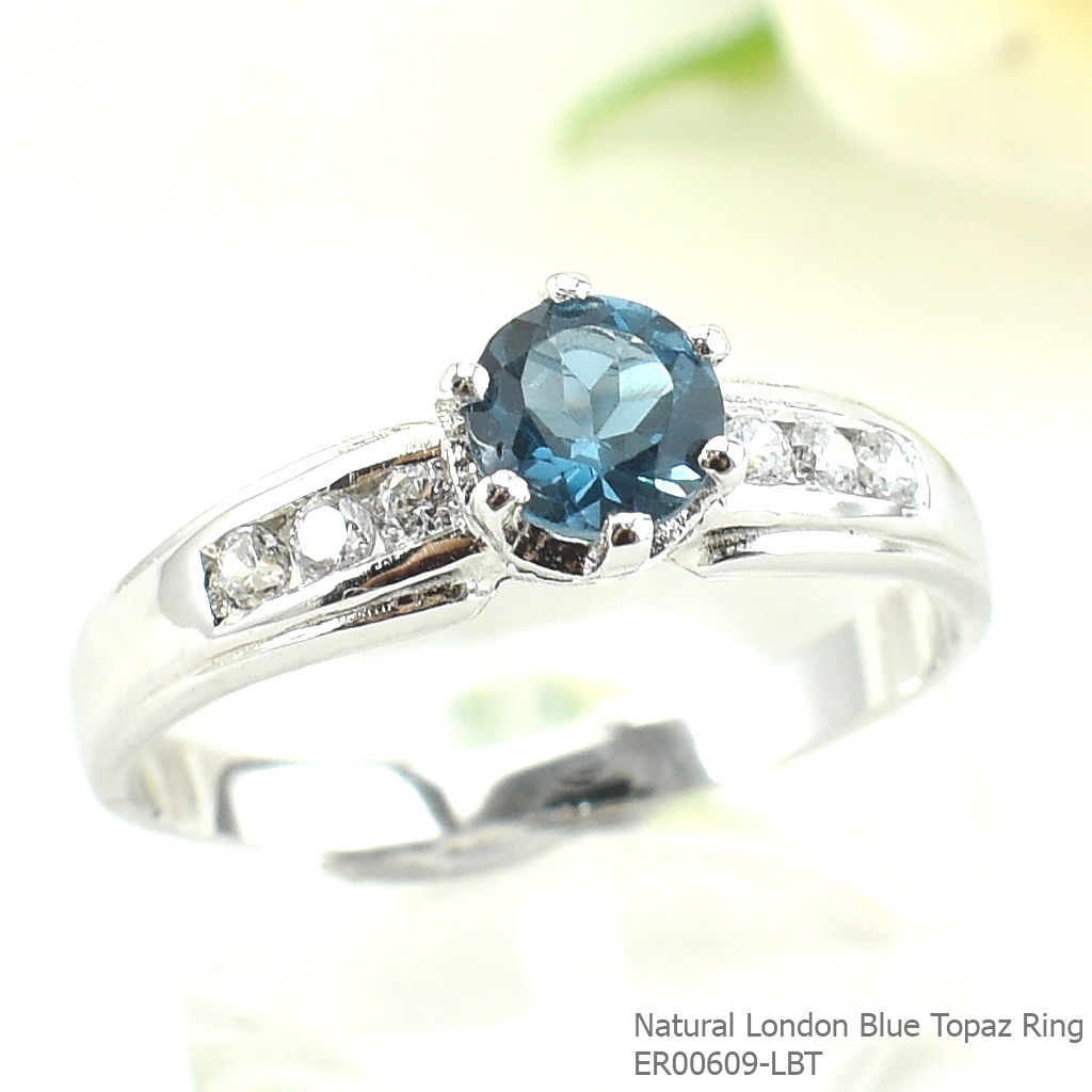 SKJewelryfactory แหวนเงินแท้ 92.5% ฝังพลอยลอนดอนบลูโทปาซ ประดับด้วยเพชร ER00609-LBT