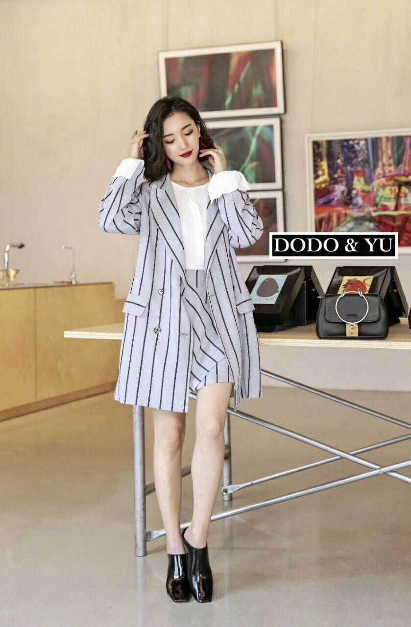 เสื้อผ้าเกาหลี พร้อมส่ง เสื้อเบลเซอร์กับกระโปรงเอวต่ำ