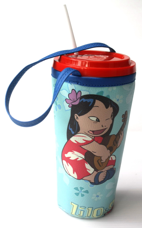 แก้วเก็บความเย็น สะดวกสบายด้วยหูหิ้ว ลาย Lilo & Stitch บนพื้นฟ้า เก็บความเย็นได้กว่า 5 ชั่วโมง