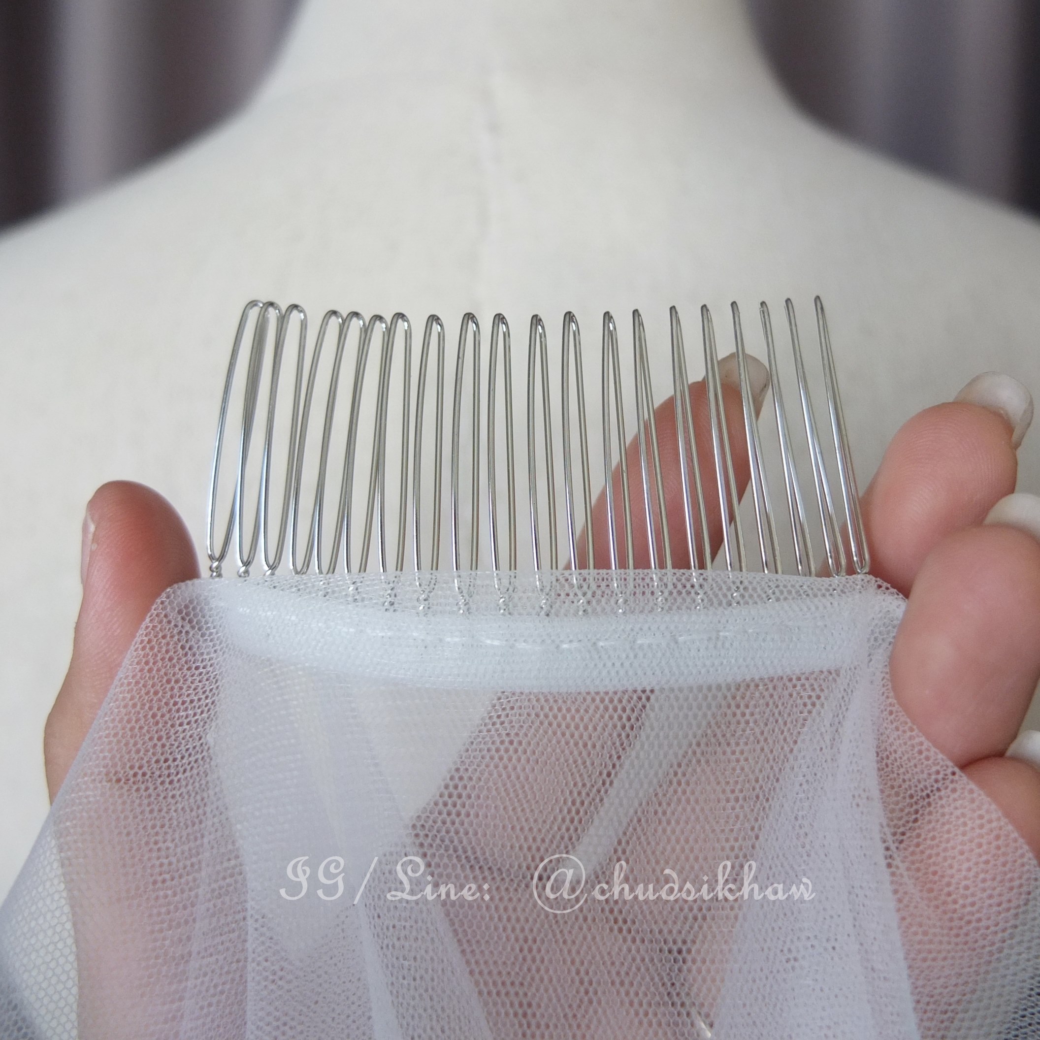 ผ้าคลุมเจ้าสาวสีขาวนวล ยาว 55-60 cm. Minimal Veil (คลุมหน้าได้)