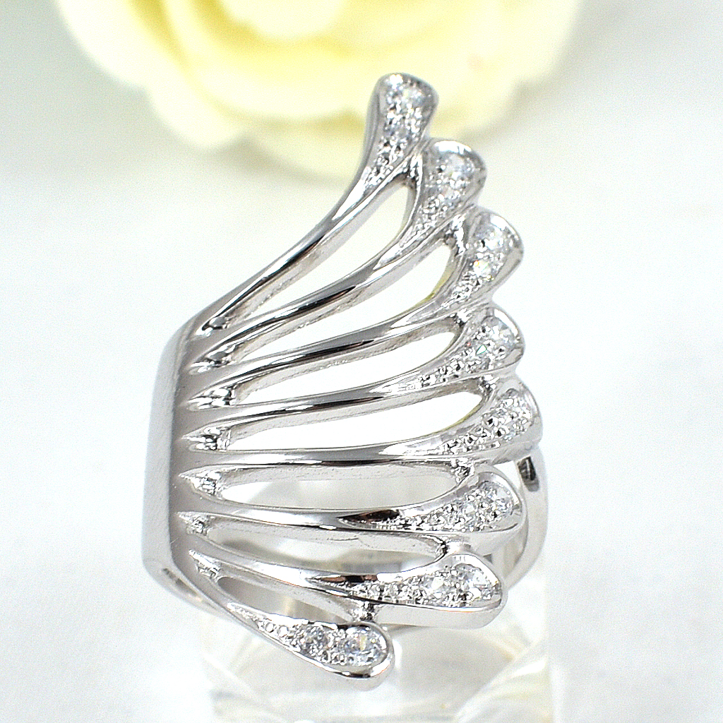 SKJewelryFactory แหวนปีกนก ดีไซน์เก๋มาก เพชร12 ตัง ER01920-WCZ