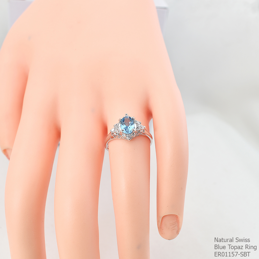 SKJewelryfactory แหวนเงินแท้ 92.5% ฝังพลอยสวิสบลูโทปาซแท้ สไตล์น่ารัก หรูหรา ER01157-SBT