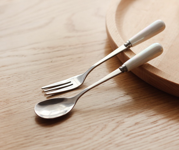 Pre-Order ช้อน-ส้อม สเตนเลส ที่จับเซรามิค มี 2 ขนาด 13 กับ 15 ซม. Zakka