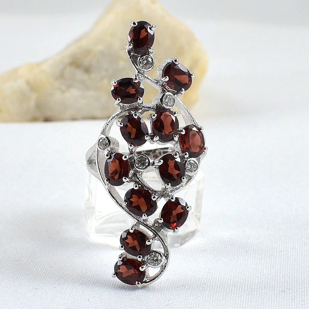 SKJewelryFactory แหวนพลอยโกเมนแท้ วงนี้เหมาะใส่นิ้วกลาง และนิ้วชี้ ดีไซน์สวยเก๋ ER01205-GAN