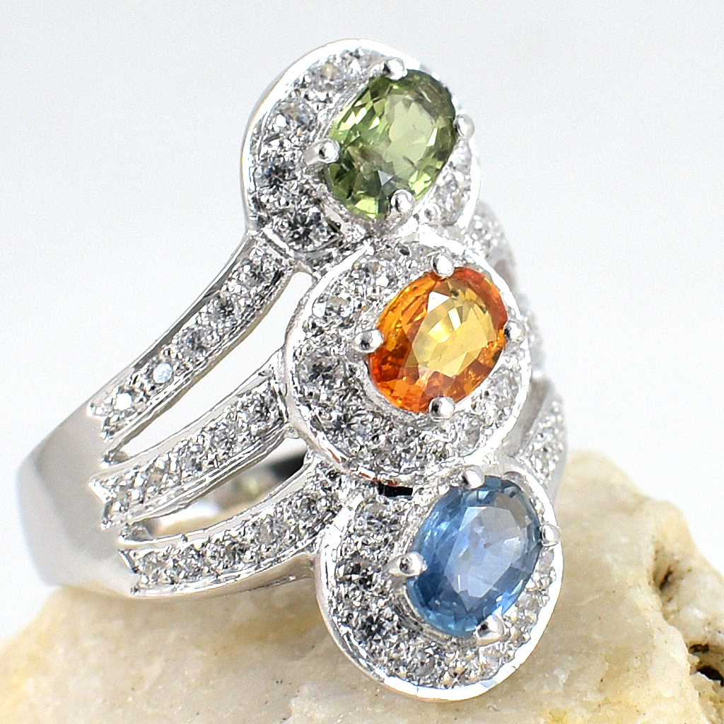 SKJewelryfactory แหวนเงินแท้ 92.5% ฝังพลอยแท้ 3 สีล้อมด้วยเพชร สไตล์หรูหราอลังการณ์ ER00646-MCG5