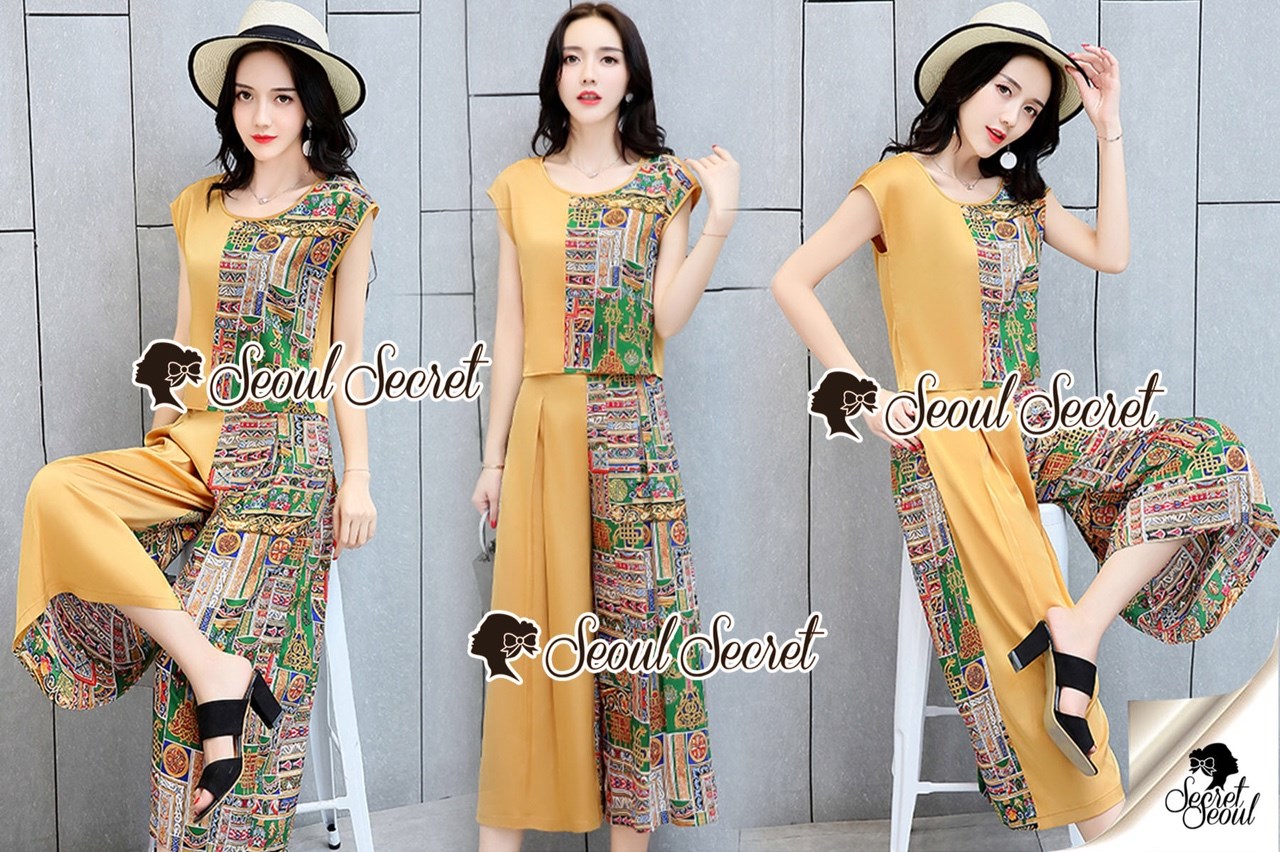 เสื้อผ้าเกาหลี พร้อมส่ง เสื้อแขนกุดกับกางเกงขาบาน