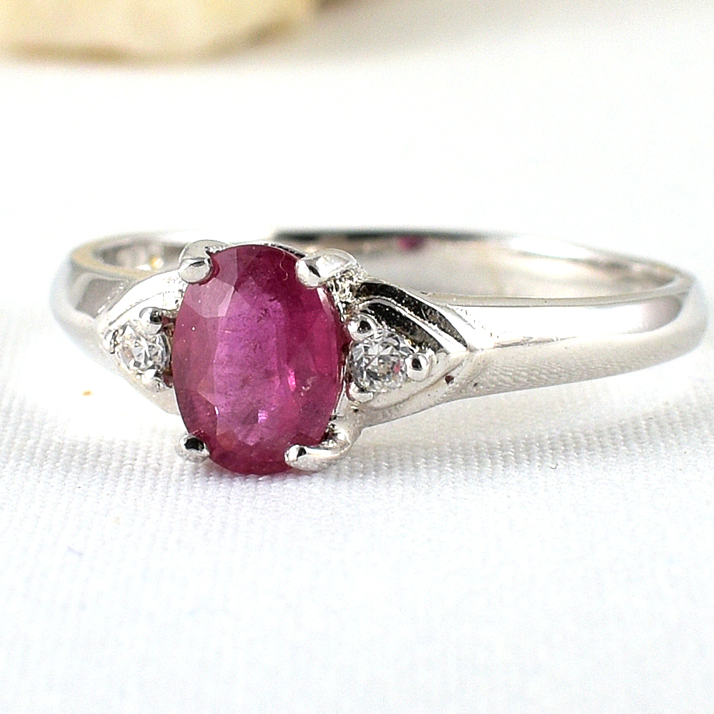 SKJewelryfactory แหวนเงินแท้ 92.5% ฝังพลอยทับทิมแท้ สไตล์เรียบหรู ER00428-RBY