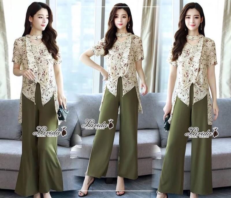 เสื้อผ้าเกาหลี พร้อมส่ง เสื้อสีครีมทรงปล่อย