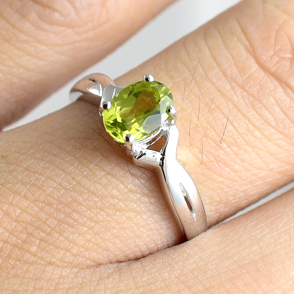 SKJewelryfactory แหวนเงินแท้ฝังพลอยเพอริดอทแท้ น่ารักสุดชิค ER01748-PDT