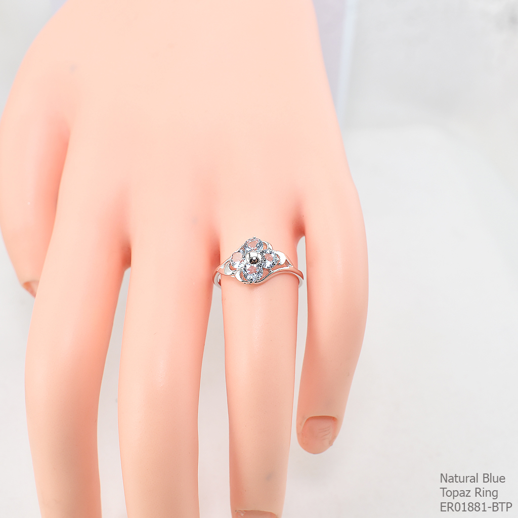 SKJewelryfactory แหวนเงินแท้ 92.5% ฝังพลอยบลูโทปาซแท้ สีฟ้าพาสเทล ดีไซน์น่ารัก เรียบหรู ER01881-BTP