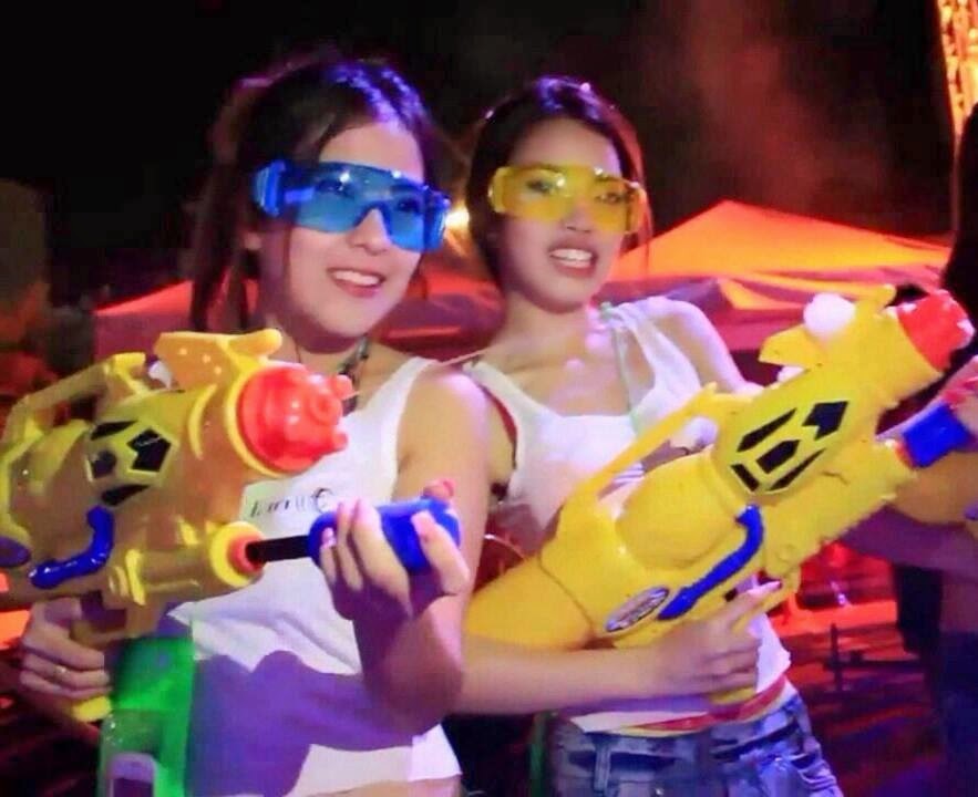 แว่นตากันน้ำ แว่นตากันลม สำหรับขี่จักรยาน safety glasses สีแดง
