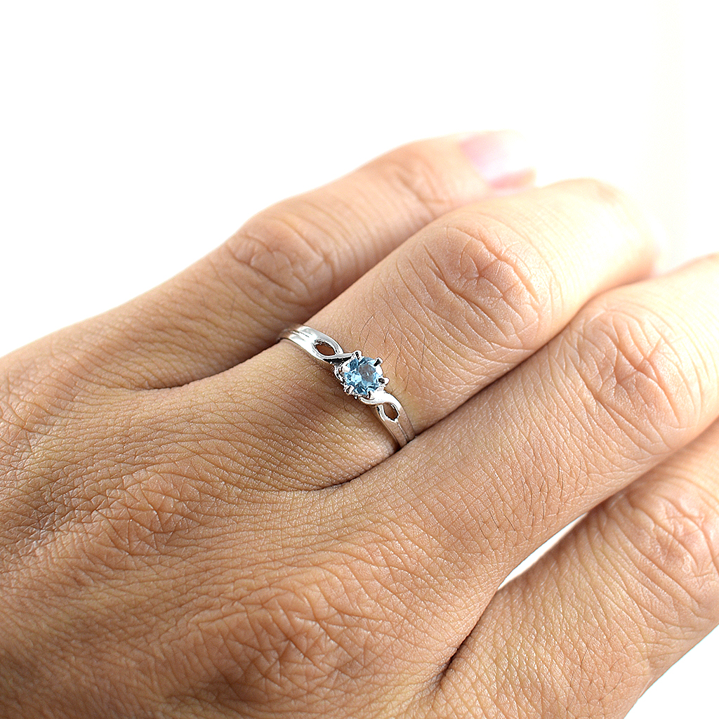 SKJewelryfactory แหวนเงินแท้ 92.5% ฝังพลอยสวิสบลูโทปาซแท้ สไตล์น่ารัก หวานๆ ER00239-SBT