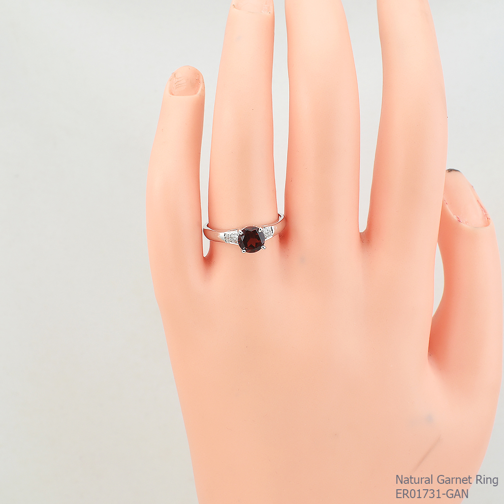 SKJewelryFactory แหวนชูโกเมนแท้ ตัวเรือนเงินแท้ 92.5% พร้อมบัตรรับประกัน ER01731-GAN