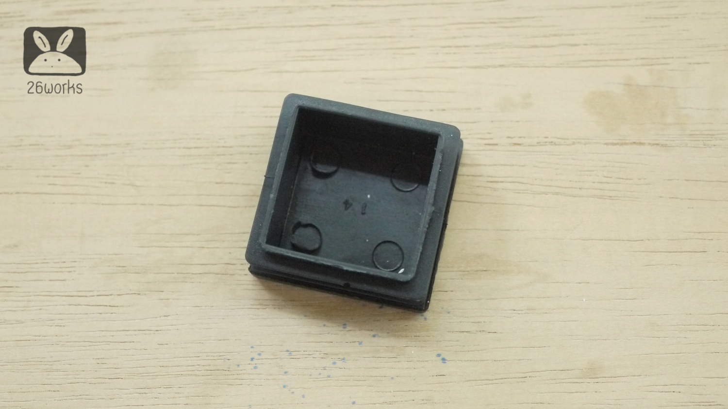 พลาสติกปิดเหล็กกล่อง 40x40 mm สวมใน