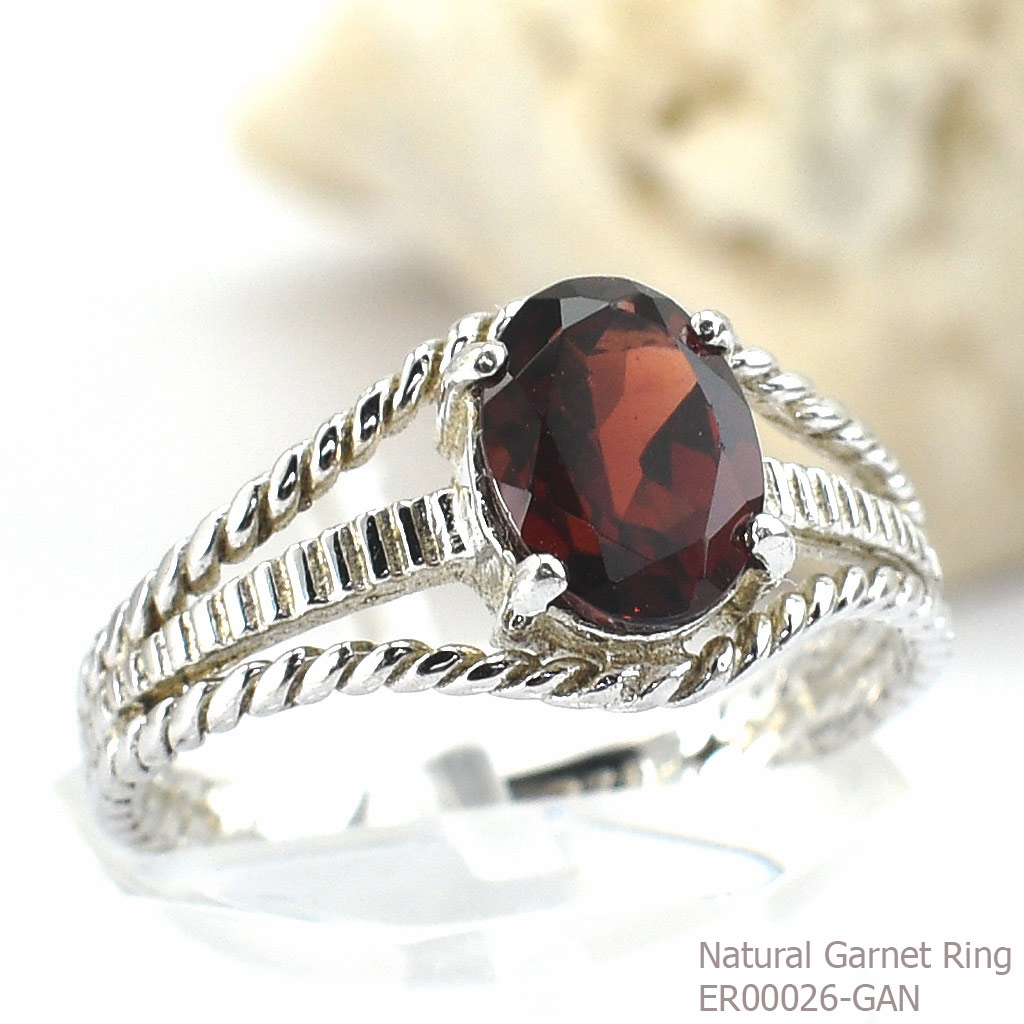 SKJewelryFactory แหวนหญิงเงินแท้ 92.5% ฝังพลอยโกเมนแท้ ER00026-GAN แดง