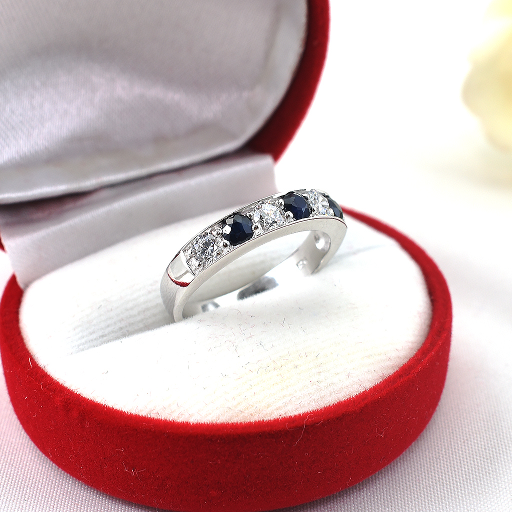 SKJewelryfactory แหวนเงินแท้ 92.5% ฝังพลอยไพลินแท้ สลับเพชร ER01835-BSA