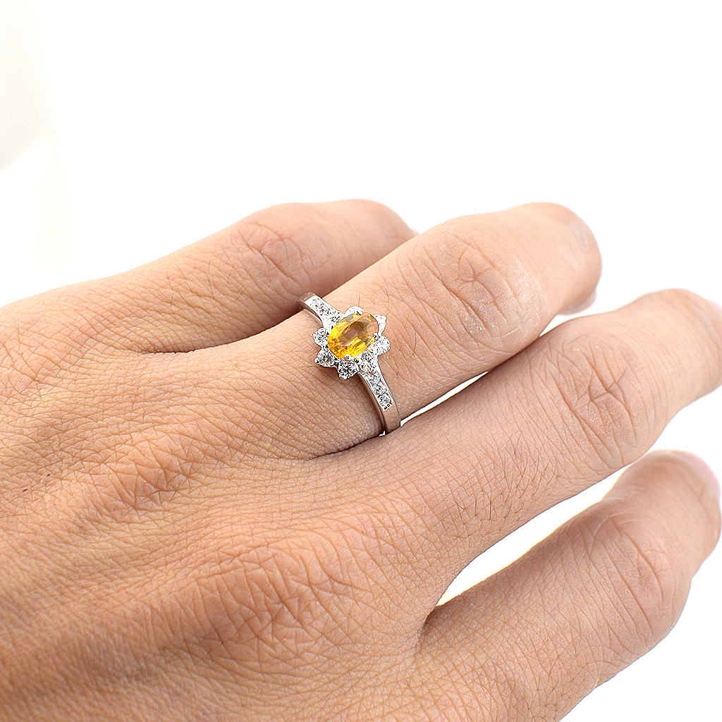 SKJewelryfactory แหวนเงินแท้ ฝังพลอยบุษราคัมแท้ สไตล์น่ารัก เรียบหรู ER00663-YSA