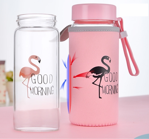 ขวดแก้วน้ำ นกฟลามิงโก้ สุดเก๋ +ปลอกถุงหิ้ว ขนาด 500 ml.สีชมพู พกพาได้