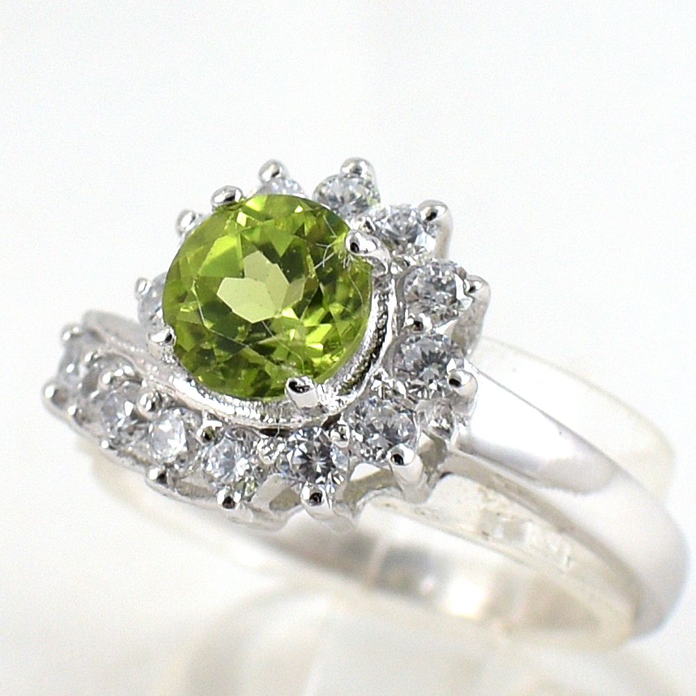 SKJewelryfactory แหวนเงินแท้ ฝังพลอยเพอริดอทแท้ล้อมเพชร ER01643-PDT