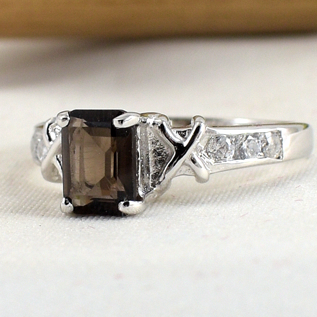 SKJewelryFactory แหวนเหลี่ยม พลอยสโมกกี้ควอทซ์แท้ ER00792-SMQ