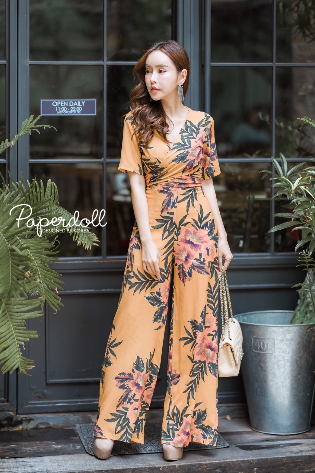 เสื้อผ้าเกาหลี พร้อมส่ง เสื้อทบผูกโบว์หลัง+กก.พิมพ์ลายดอก