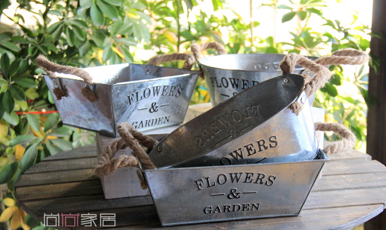 Pre-Order กระบะต้นไม้ สังกะสีปั้มลายนูน Flowers & Garden หูเชือกปอ มี 4 ทรง Zakka