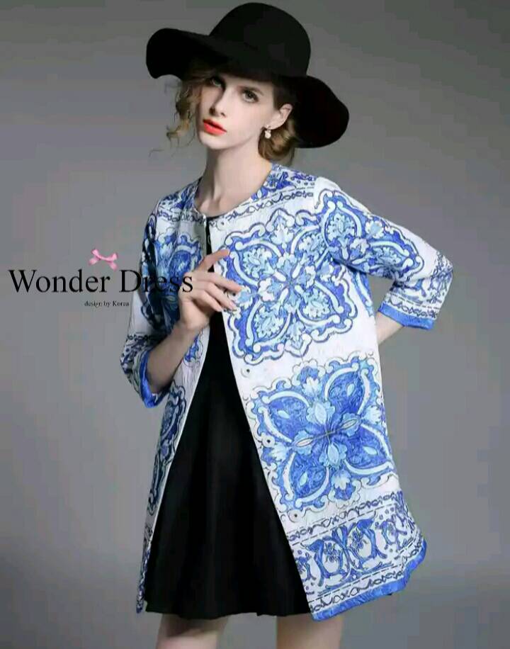 พร้อมส่ง เสื้อคลุมลายใหม่ล่าสุดจากแบรนด์ D&G