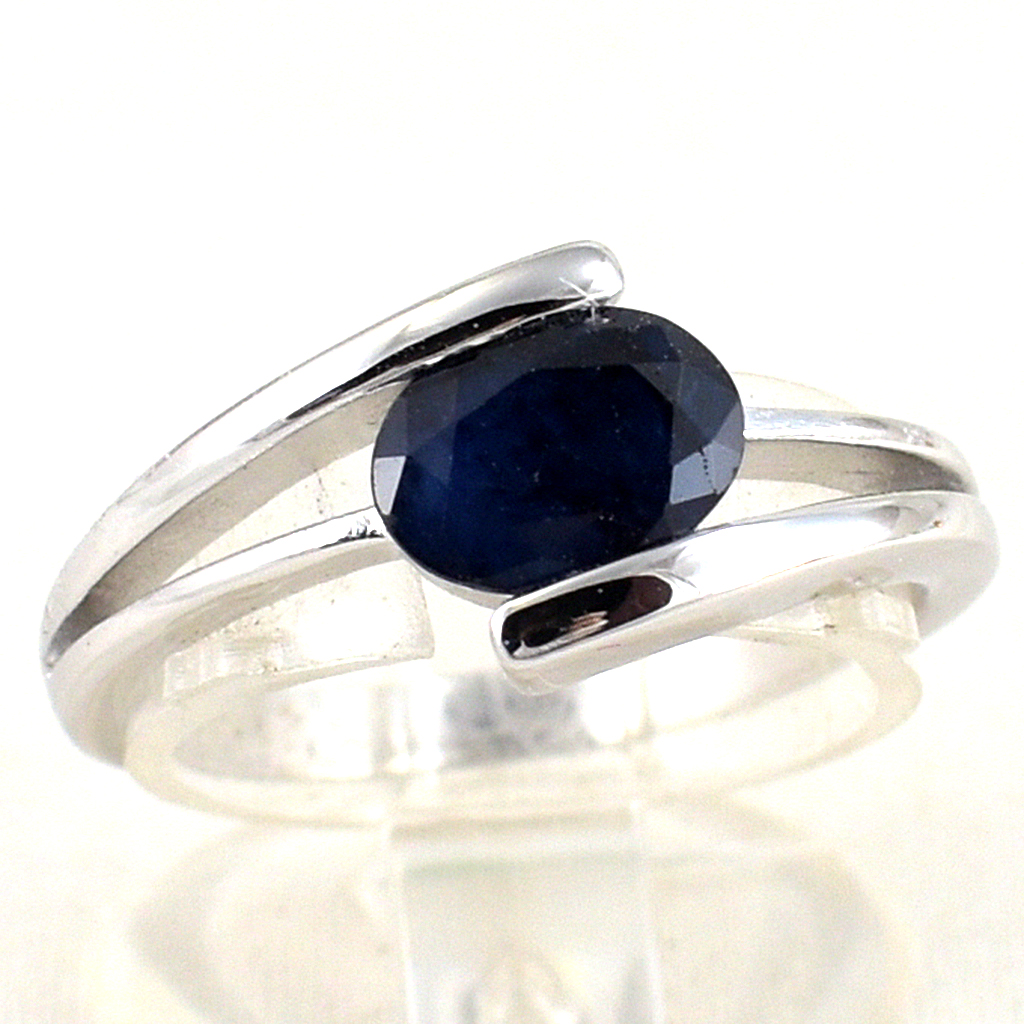 SKJewelryfactory แหวนเงินแท้ ฝังพลอยไพลินแท้ ดีไซด์เรียบๆทันสมัย ER01466-BSA