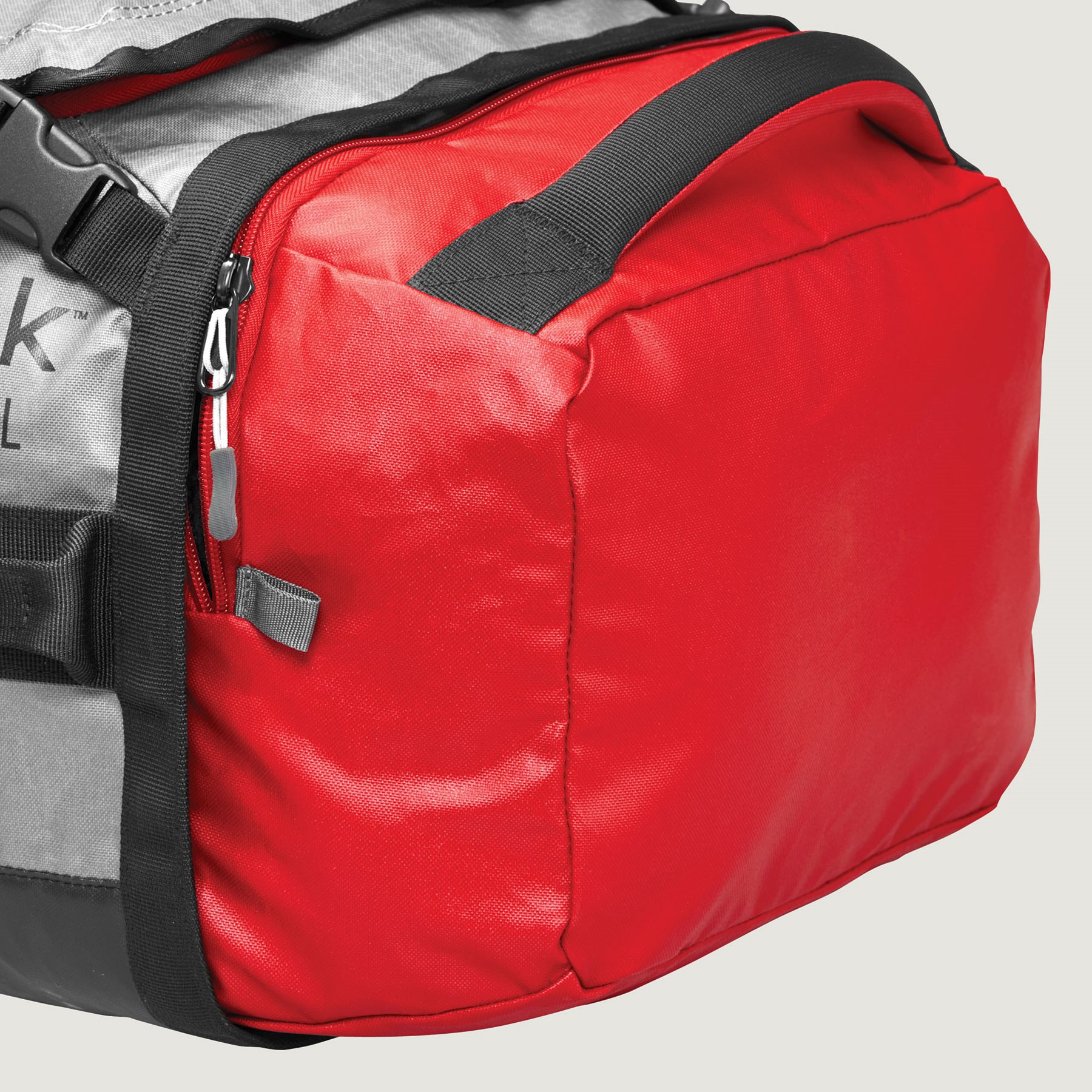 EAGLE CREEK - กระเป๋า Duffel รุ่น Hauler ไซส์ M สีเทาแดง (Grey/ Red) ความจุ 60 ลิตร
