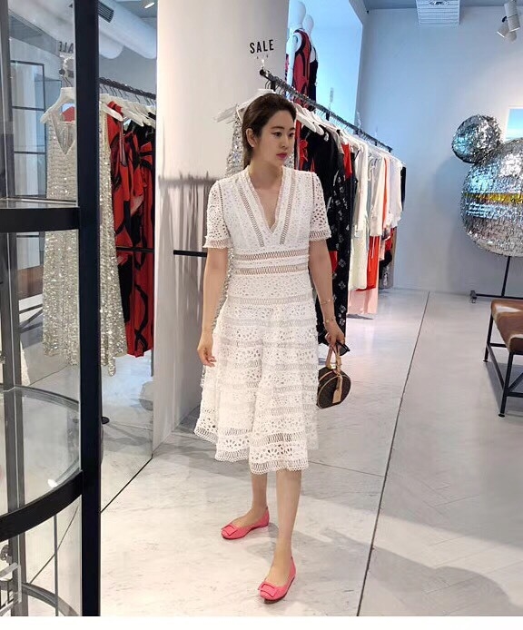 เดรสลูกไม้ พร้อมส่ง ชุดเดรสลูกไม้ เกาหลี ตัวยาว