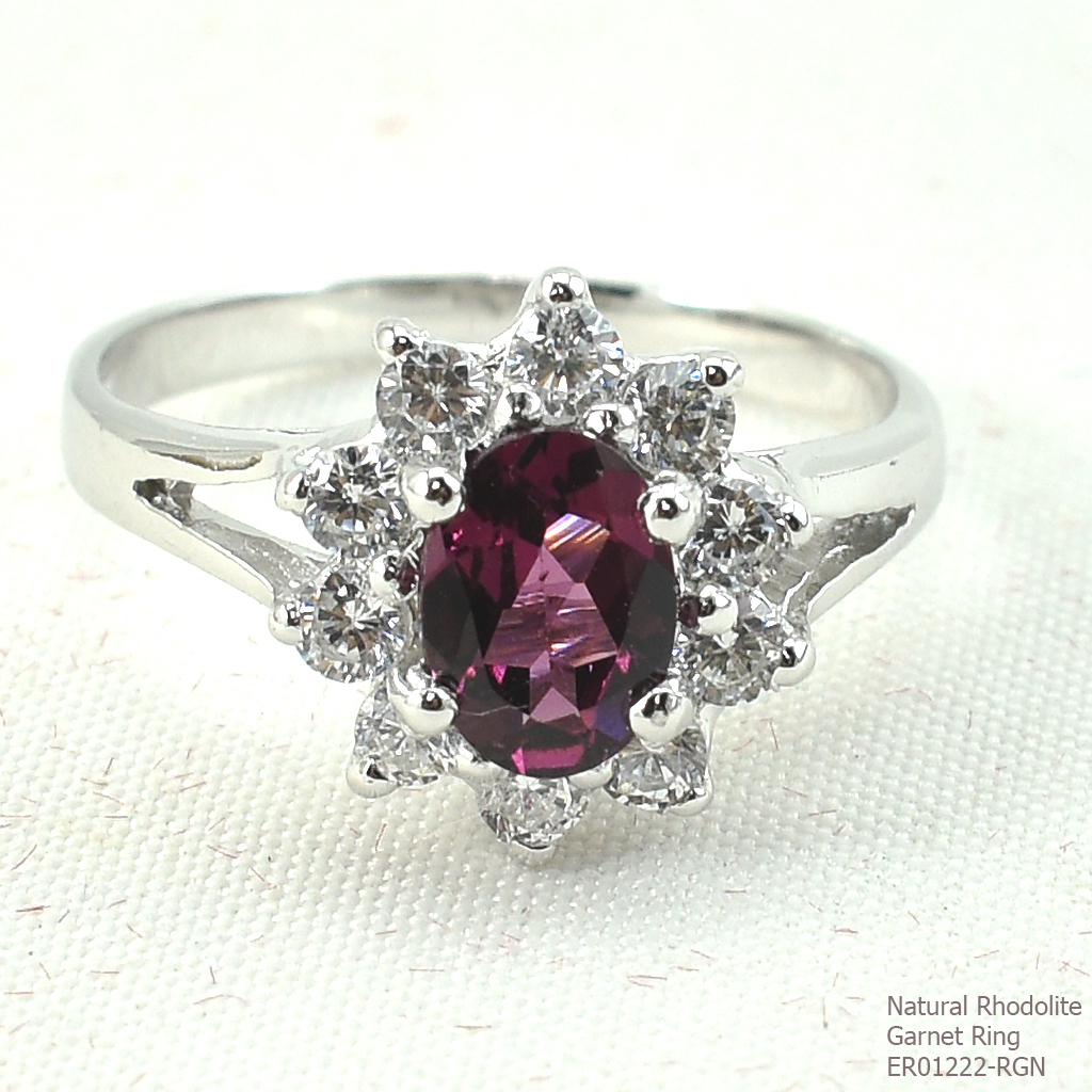 SKJewelryFactory แหวนพลอยโรโดไลท์ การ์เน็ตแท้ สีแดงอมม่วง พลอยสวย น้ำใส ล้อมเพชร ER01222-RGN