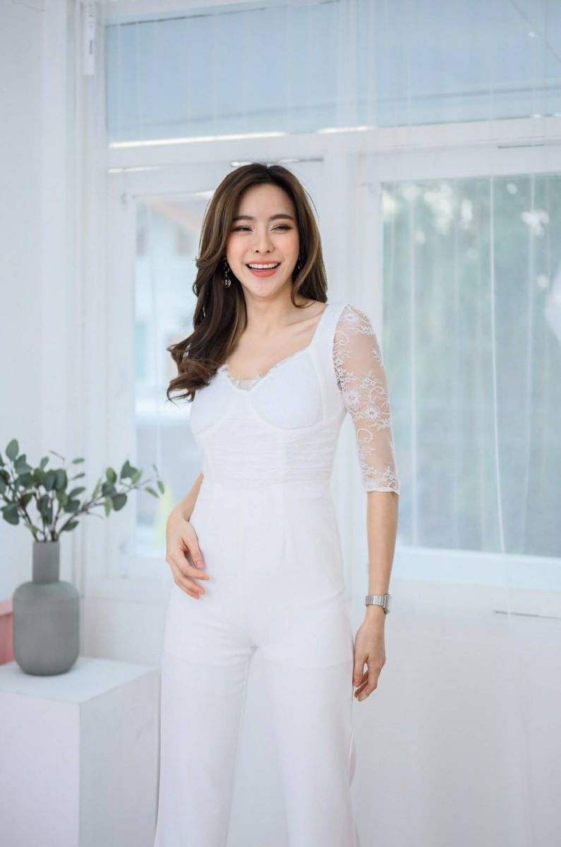 เสื้อผ้าเกาหลี พร้อมส่ง เสื้อผ้าเกาหลี จั๊มผ้าลูกไม้เนื้อหนา