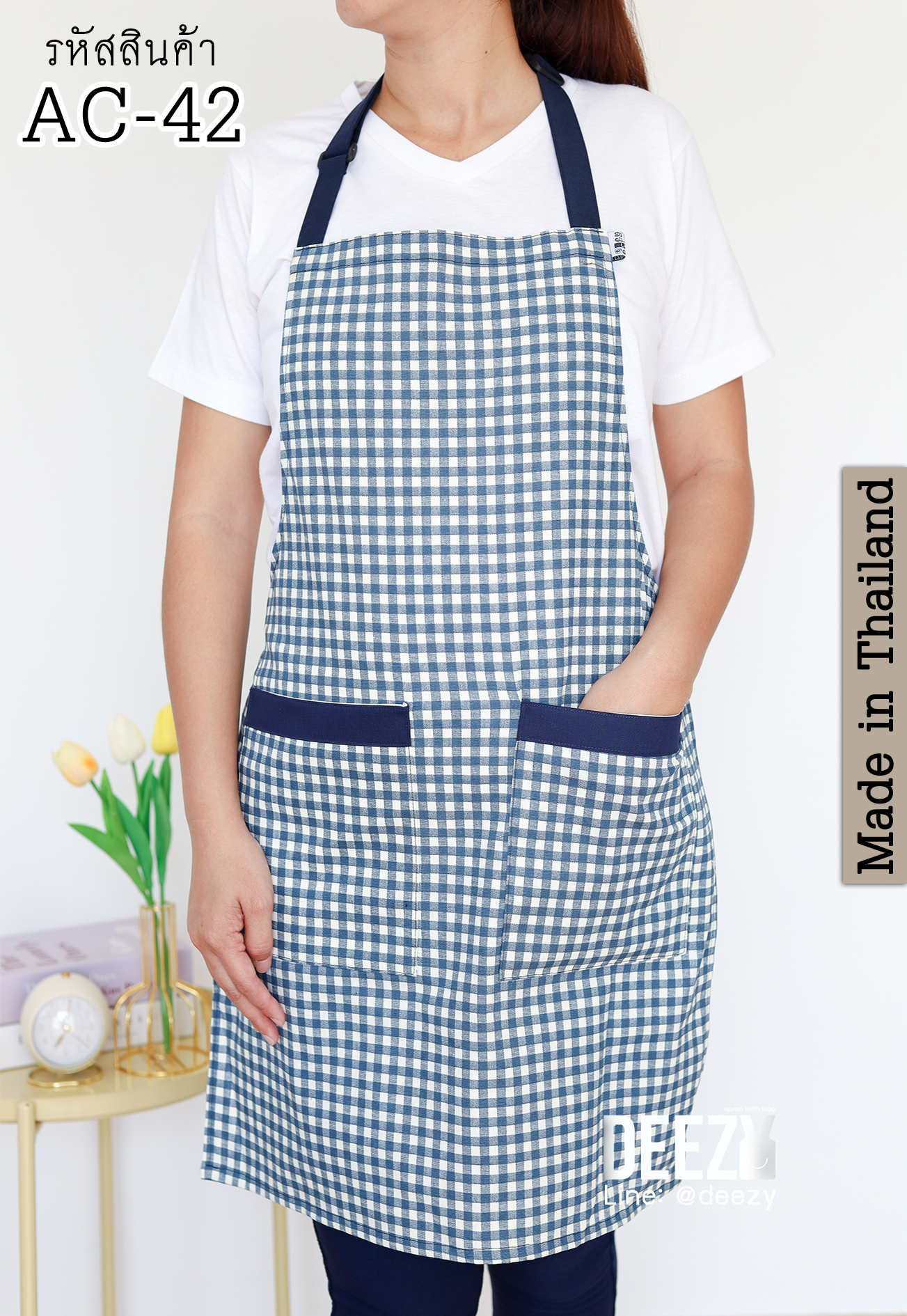 ผ้ากันเปื้อน คล้องคอปรับเลื่อนได้ ผ้าแคนวาส พิมพ์ลายสก็อตเล็ก 2 กระเป๋า [ มี 4 สี ] | ผลิตในไทย เนื้อนุ่ม ใส่สบาย ไม่ร้อน