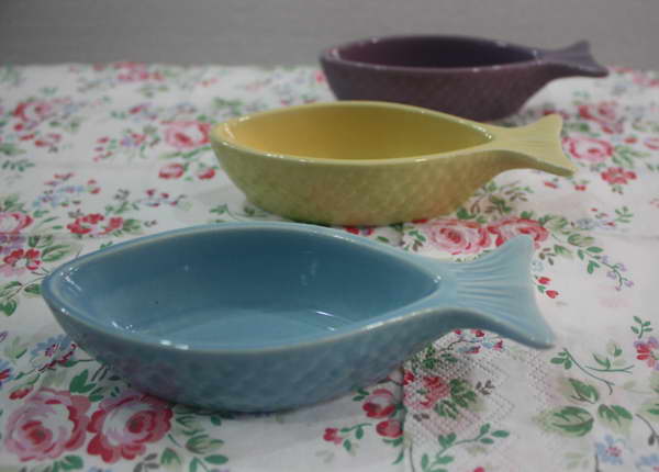 ถ้วยน้ำจิ้ม 3 ใบชุด ลายปลา สีเหลือง ฟ้า ม่วง น่ารักไม่เหมือนใคร