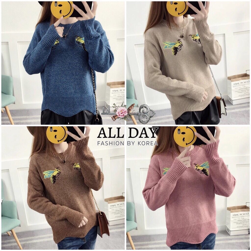 เสื้อผ้าเกาหลี พร้อมส่ง เสื้อไหมพรม แบบสวม อกปักรูปผึ้งคู่