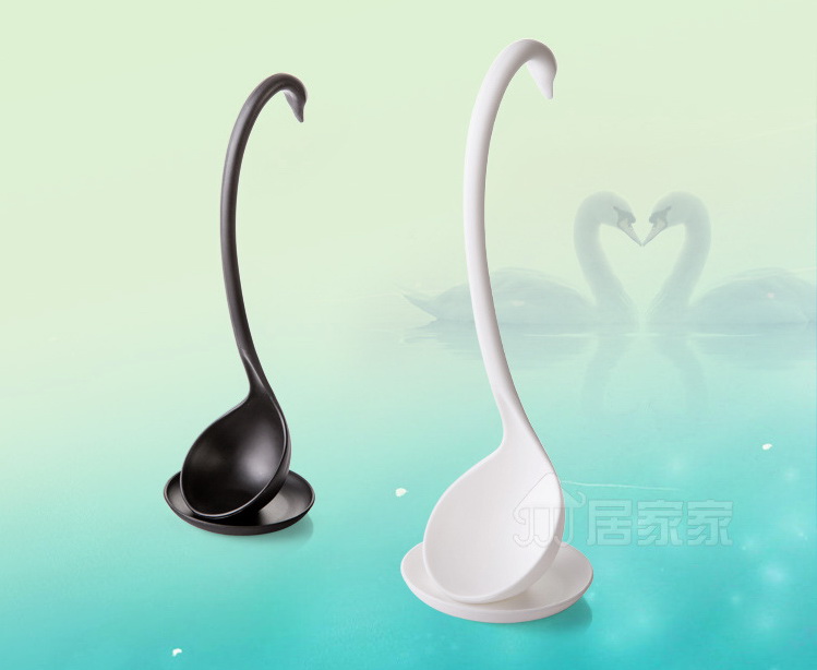 พร้อมส่ง ทัพพียืนได้ พร้อมที่รอง รูปหงส์ Swan Ladle มีสีขาว กับดำ