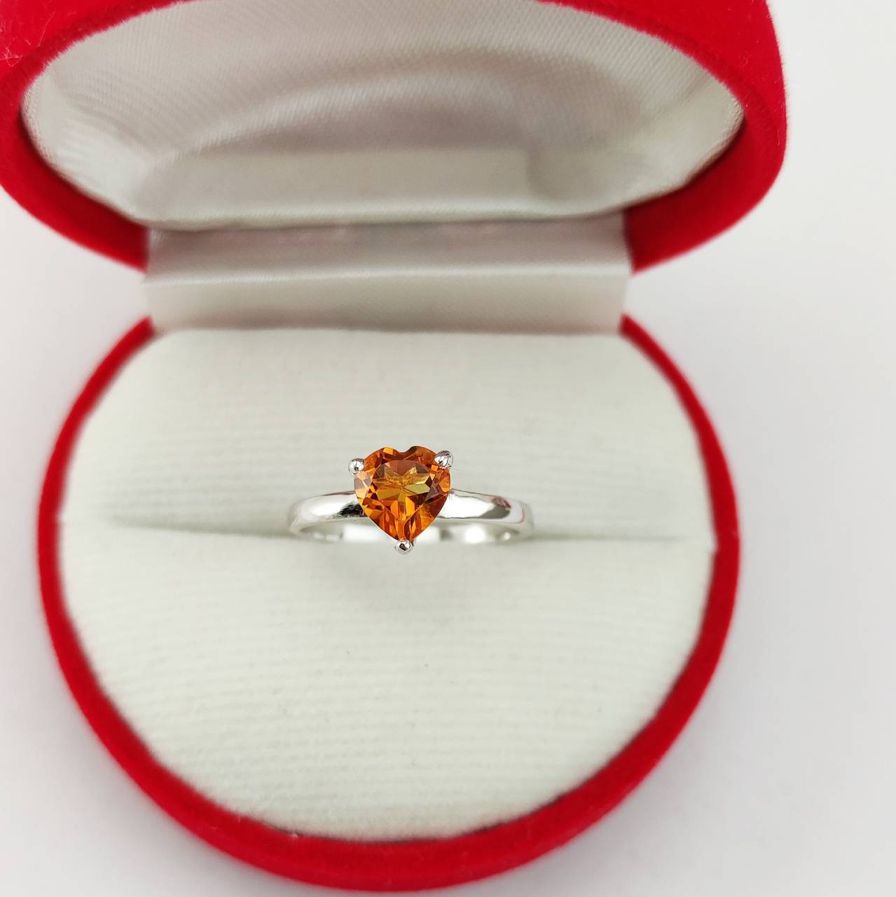 SKJewelryFactory SKJewelryFactory แหวนหัวใจ พลอยซิทรินแท้ สีเหลืองเข้ม สไตล์แหวนชูยอด พลอยสวยสดงดงาม ER02397-CIT เหลือง
