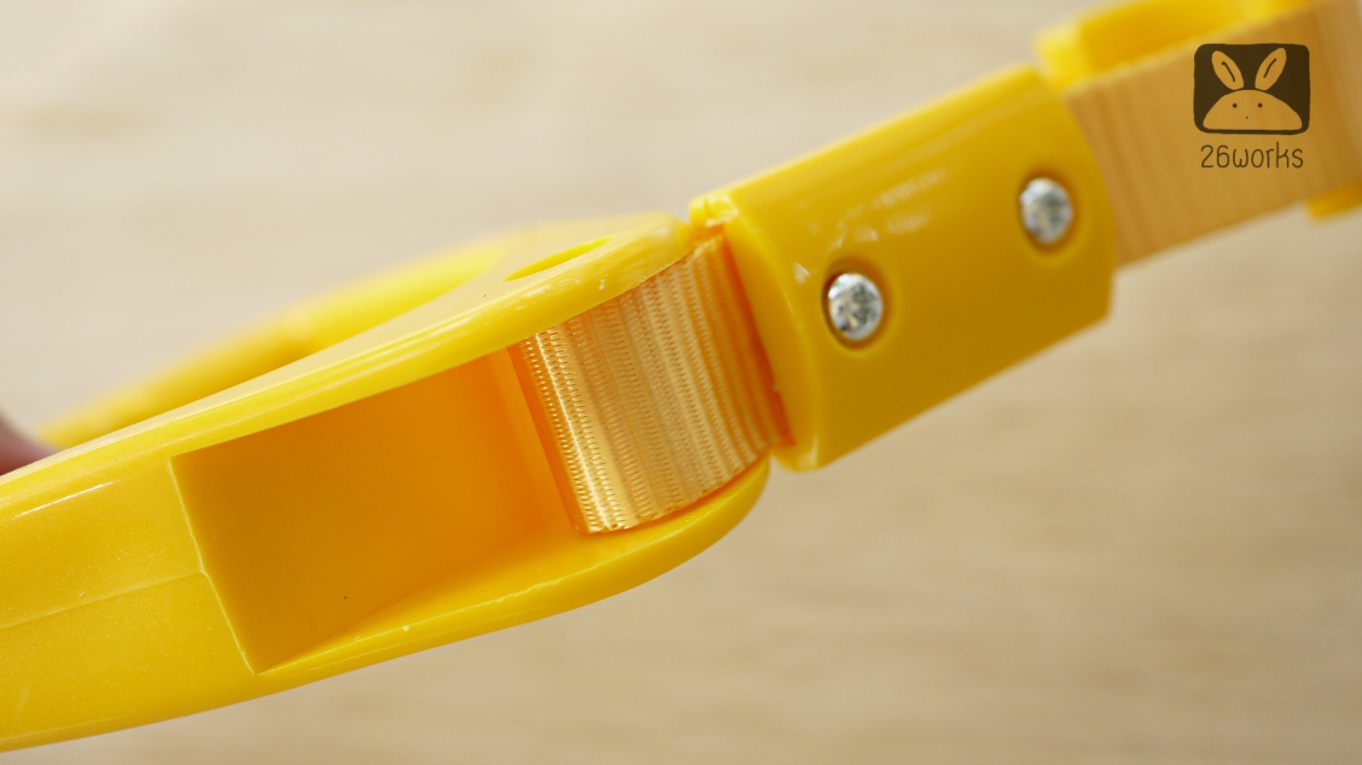 มือโหนรถเมล์ สามเหลี่ยมสีเหลือง ท่อ 30-32 mm