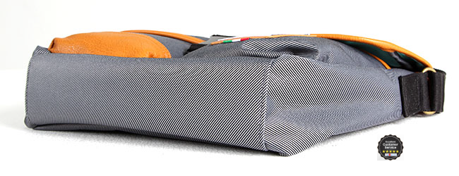 Bianchi - LBTC-03 : A4 Messenger Khaki (สีเขียว/ ขอบหนังสีน้ำตาล)